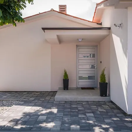 Vakantiehuis House Nana